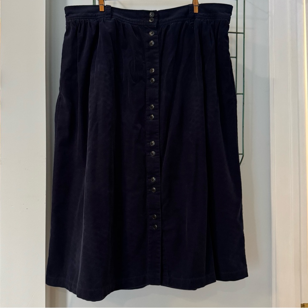 Charming and fun Madewell Plus Size Navy Corduroy Skirt